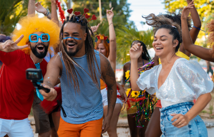 Com o fim do Carnaval, fim da escala 6x1 volta ao debate e reacende discussão sobre jornada e qualidade de vida do trabalhador