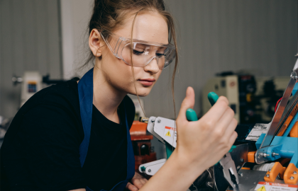 Governo veta projeto que retira direitos trabalhistas de jovens no primeiro emprego