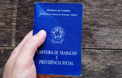 Desemprego cai a 5,3% e Brasil bate recorde de pessoas ocupadas