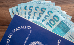 Lula defende valorização contínua do salário mínimo em evento pelos 90 anos do piso no Brasil